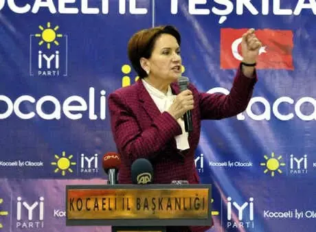 Akşener Şehit Binbaşının Ailesini Ziyaret Etti (3)