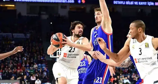 Anadolu Efes, Sahasında Konuk Ettiği Real Madrid'e 84-82 Mağlup Oldu