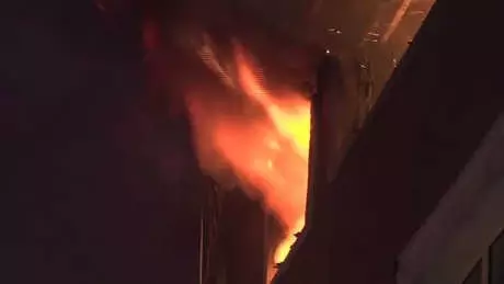 Bayrampaşa'da 4 Katlı Binada Yangın: 3'ü Ağır, 7 Yaralı Bayrampaşa'da 4 Katlı Binada Yangın: 3'ü Ağır, 7 Yaralı