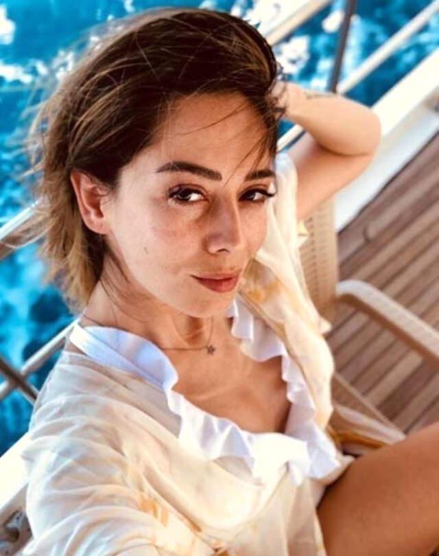 Boşanan Merve Sevi'den Takipçisine Sert Tepki: Sen Kimsin Yemeğe Çağrıyorsun Beni