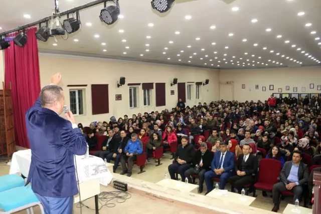 Eğitimci Yazar Tanışır'dan Konferans