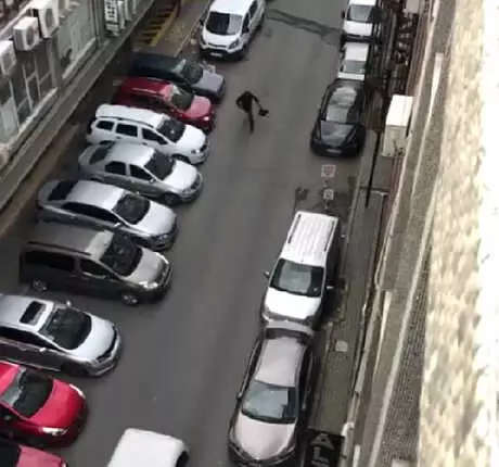 Geniş Haber) Güngören'de Silahlı Gaspçı Kaçarken Görüntülendi