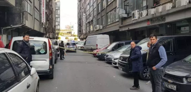 Güngören'de Bir Adam Silahla Vurularak Gasp Edildi