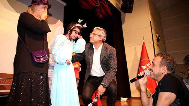 Haluk Levent ile Kelebek Kız Elfida'nın Buluşması Herkesi Ağlattı