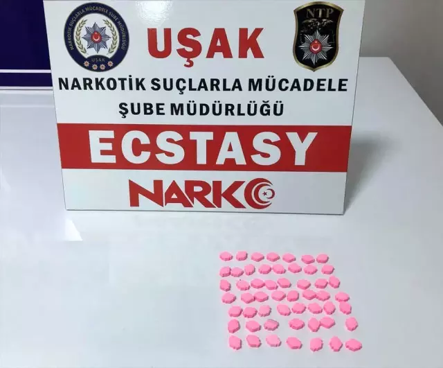 İlaç Şişesinden Uyuşturucu Hap Çıktı