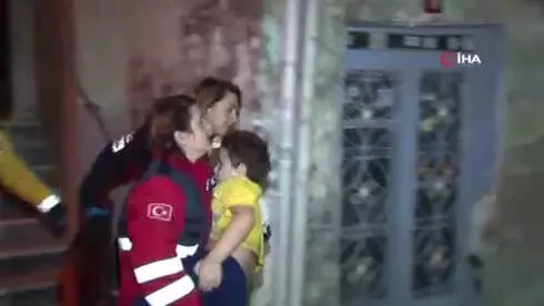 İstanbul'da Yangın: 4'ü Çocuk 7 Yaralı İstanbul'da Yangın: 4'ü Çocuk 7 Yaralı
