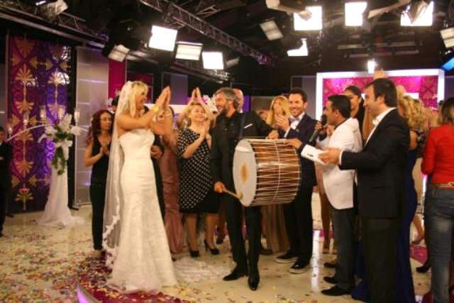 Songül Karlı'dan Şaşırtan İtiraf: Programda Sunuculuk Yapmasaydım Metin Yüncü'yle Evlenmezdim