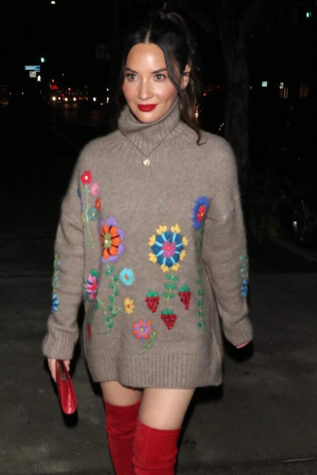 Ünlü Oyuncu Olivia Munn, İlginç Kıyafetiyle Büyüledi