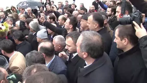 AK Parti Trabzon Büyükşehir Belediye Başkan Adayı Zorluoğlu'na Coşkulu Karşılama AK Parti Trabzon Büyükşehir Belediye Başkan Adayı Zorluoğlu'na Coşkulu Karşılama