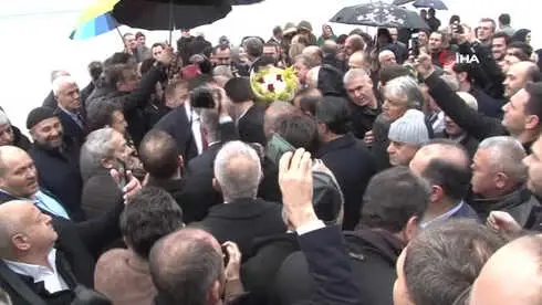 AK Parti Trabzon Büyükşehir Belediye Başkan Adayı Zorluoğlu'na Coşkulu Karşılama AK Parti Trabzon Büyükşehir Belediye Başkan Adayı Zorluoğlu'na Coşkulu Karşılama