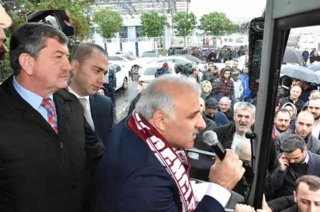 AK Parti Trabzon Büyükşehir Belediye Başkan Adayı Zorluoğlu'na Coşkulu Karşılama AK Parti Trabzon Büyükşehir Belediye Başkan Adayı Zorluoğlu'na Coşkulu Karşılama