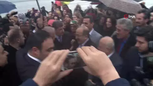 AK Parti Trabzon Büyükşehir Belediye Başkan Adayı Zorluoğlu'na Coşkulu Karşılama AK Parti Trabzon Büyükşehir Belediye Başkan Adayı Zorluoğlu'na Coşkulu Karşılama