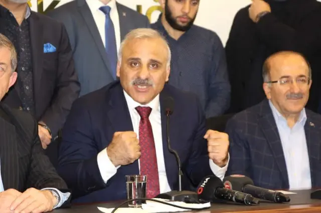 AK Parti Trabzon Büyükşehir Belediye Başkan Adayı Zorluoğlu'na Coşkulu Karşılama AK Parti Trabzon Büyükşehir Belediye Başkan Adayı Zorluoğlu'na Coşkulu Karşılama