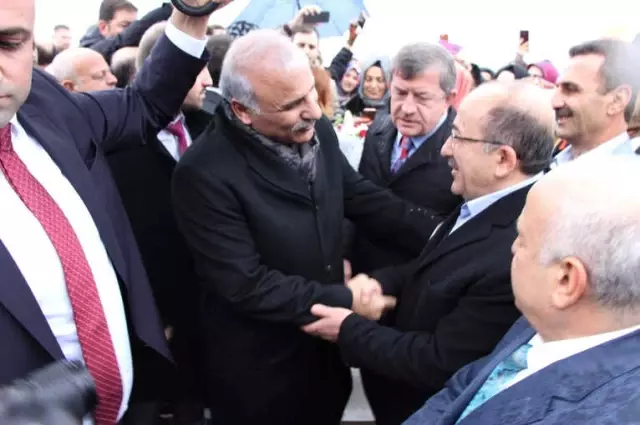 AK Parti Trabzon Büyükşehir Belediye Başkan Adayı Zorluoğlu'na Coşkulu Karşılama AK Parti Trabzon Büyükşehir Belediye Başkan Adayı Zorluoğlu'na Coşkulu Karşılama