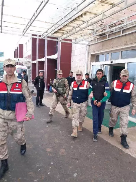 Akçakale'de Yakalanan Terör Örgütü Pkk/pyd Üyesi Tutuklandı