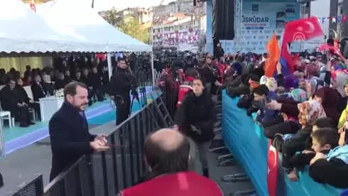 Bakan Albayrak Vatandaşlarla Özçekim Yaptı Bakan Albayrak Vatandaşlarla Özçekim Yaptı