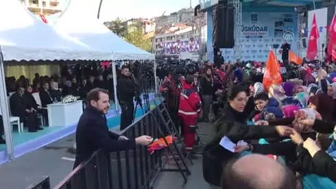 Bakan Albayrak Vatandaşlarla Özçekim Yaptı Bakan Albayrak Vatandaşlarla Özçekim Yaptı
