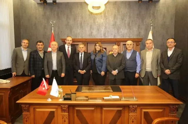 Başkan Büyükkılıç: 'Serbest Bölge İç Anadolu'nun Ekonomisine Yön Veriyor' Başkan Büyükkılıç: 'Serbest Bölge İç Anadolu'nun Ekonomisine Yön Veriyor'