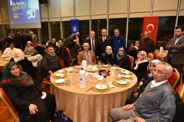 Bir Yastıkta Yarım Asır' Geçiren 250 Çifte Büyük Süpriz Bir Yastıkta Yarım Asır' Geçiren 250 Çifte Büyük Süpriz