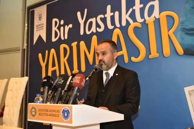 Bir Yastıkta Yarım Asır' Geçiren 250 Çifte Büyük Süpriz Bir Yastıkta Yarım Asır' Geçiren 250 Çifte Büyük Süpriz