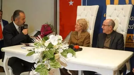 Bir Yastıkta Yarım Asır' Projesinde, 52 Yıllık Evli Çift Nikah Tazeledi Bir Yastıkta Yarım Asır' Projesinde, 52 Yıllık Evli Çift Nikah Tazeledi
