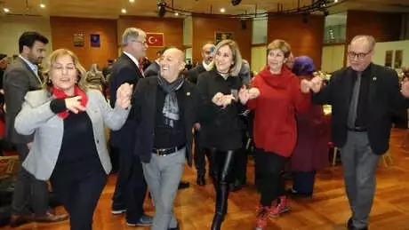 Bir Yastıkta Yarım Asır' Projesinde, 52 Yıllık Evli Çift Nikah Tazeledi Bir Yastıkta Yarım Asır' Projesinde, 52 Yıllık Evli Çift Nikah Tazeledi