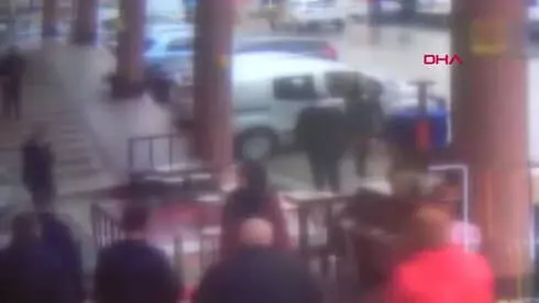 Bursa Kız Arkadaşıyla Tartışıp Kendi Boğazına Bıçak Dayayan Genci Özel Güvenlikçi Kurtardı Bursa Kız Arkadaşıyla Tartışıp Kendi Boğazına Bıçak Dayayan Genci Özel Güvenlikçi Kurtardı