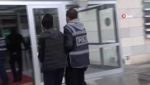 Çaldıkları Otomobille, İş Yeri Soyan 2 Şüpheli Yakalandı Çaldıkları Otomobille, İş Yeri Soyan 2 Şüpheli Yakalandı