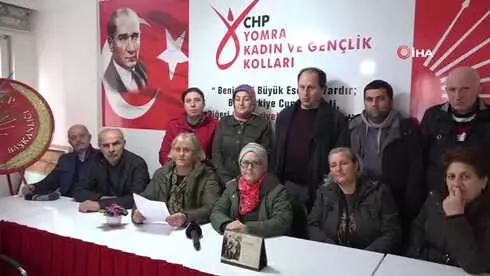CHP İl Başkanlığı Tarafından Yönetimden Alınan İlçe Teşkilatı Üyeleri İlçe Binasını İşgal Etti CHP İl Başkanlığı Tarafından Yönetimden Alınan İlçe Teşkilatı Üyeleri İlçe Binasını İşgal Etti