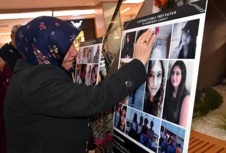 Çorlu'daki Tren Kazasında Ölenlerin Anısına Fotoğraf Sergisi