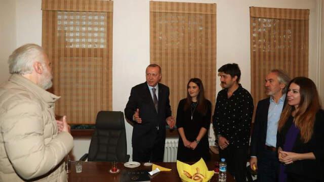 Cumhurbaşkanı Erdoğan'dan Ünlü Oyunculara Sürpriz Ziyaret