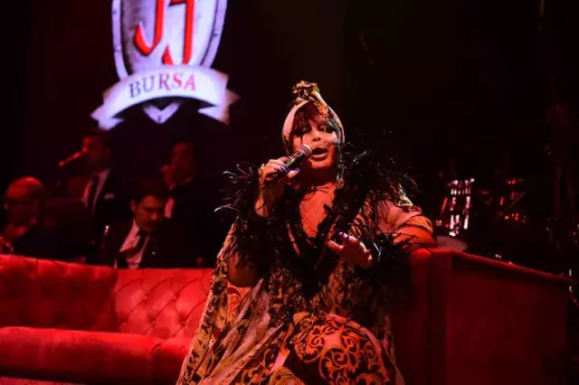 Diva Bu Kıyafeti Çok Sevdi Diva Bu Kıyafeti Çok Sevdi