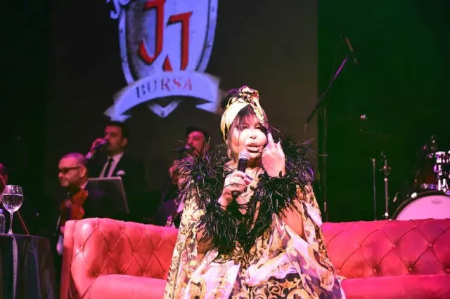 Diva Bu Kıyafeti Çok Sevdi Diva Bu Kıyafeti Çok Sevdi