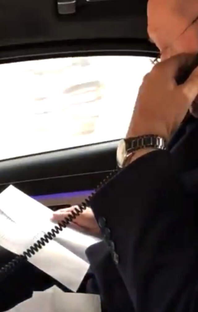 Erdoğan'ın Makam Aracında Yaptığı Telefon Görüşmesi Sosyal Medyayı Salladı