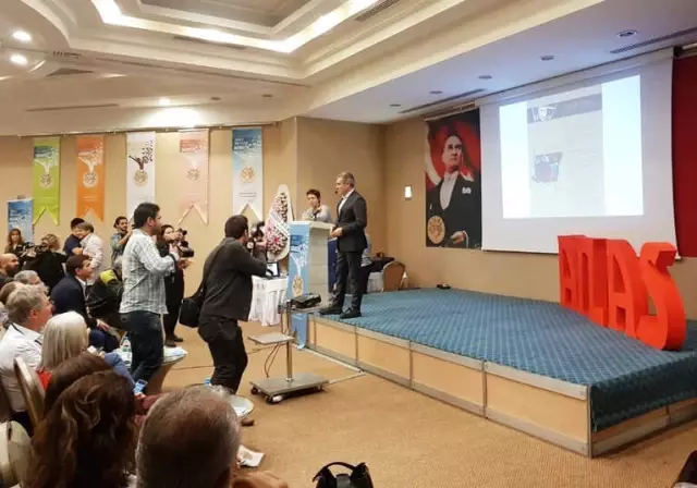 Ersun Yanal, Sessizliğini Kuşadası'nda Bozdu