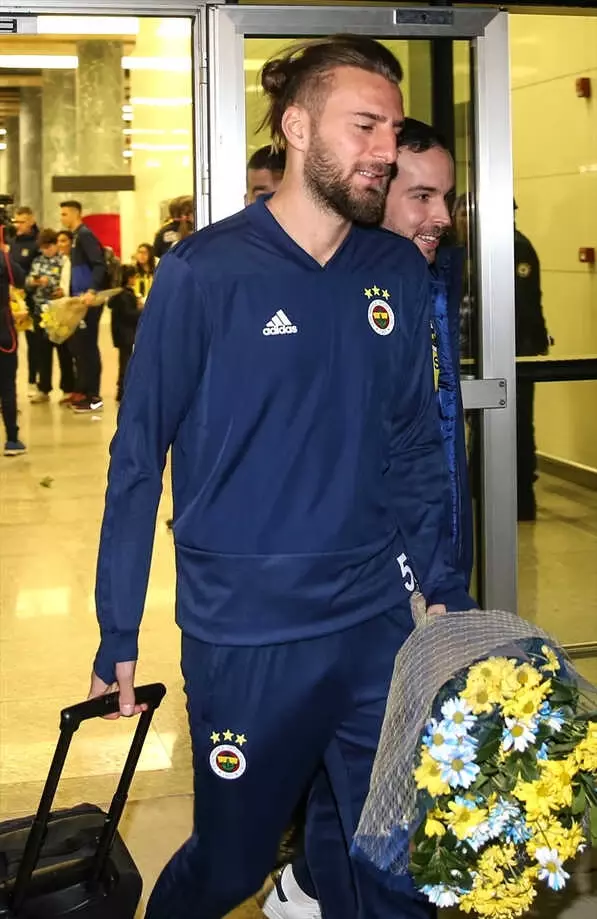 Fenerbahçe Kafilesi İzmir'de Fenerbahçe Kafilesi İzmir'de
