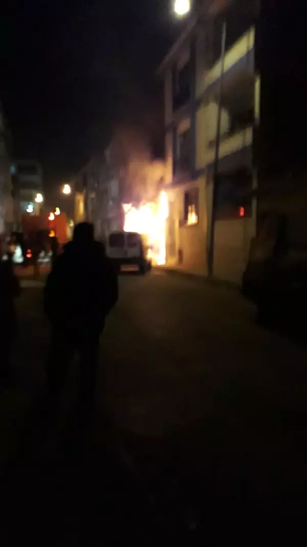 İnegöl�de İki Katlı Ev Küle Döndü Haberler