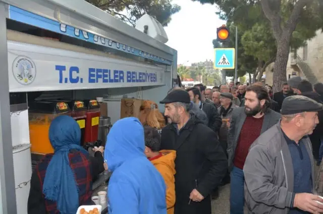 İsmet Sezgin, Efeler'de Lokma Hayrı ile Anıldı