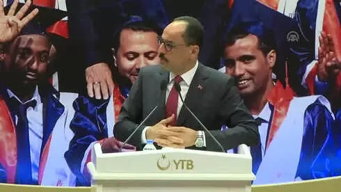 Kalın: 'Farklı Alanlardan Mutlaka Beslenerek, Farklı Disiplinleri Özümseyerek Kendimizi... Kalın: 'Farklı Alanlardan Mutlaka Beslenerek, Farklı Disiplinleri Özümseyerek Kendimizi...