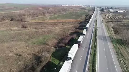 Kapıkule’de 13 Kilometre Tır Kuyruğu