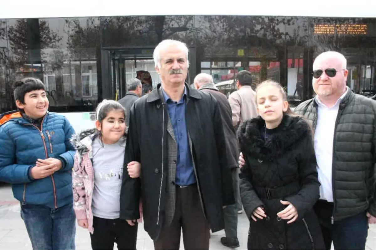 Konya'da Görme Engelliler Otobüslerde İnecekleri Durakları Duyacak