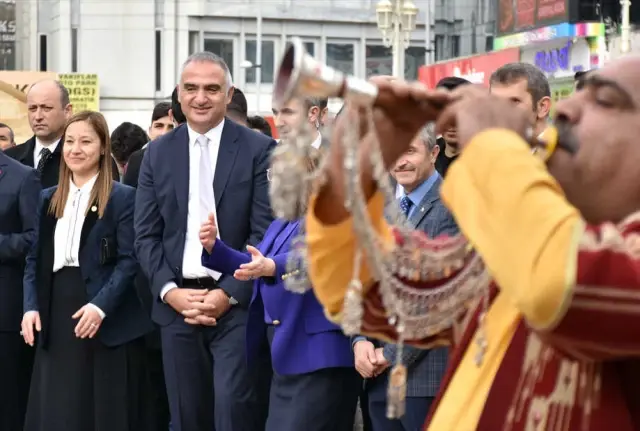 Kültür ve Turizm Bakanı Ersoy Gaziantep'te Müzeleri Gezdi Kültür ve Turizm Bakanı Ersoy Gaziantep'te Müzeleri Gezdi