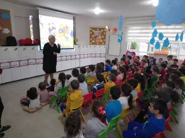Öğrencilere Sağlıklı Beslenme ve Hijyen Eğitimleri Verildi