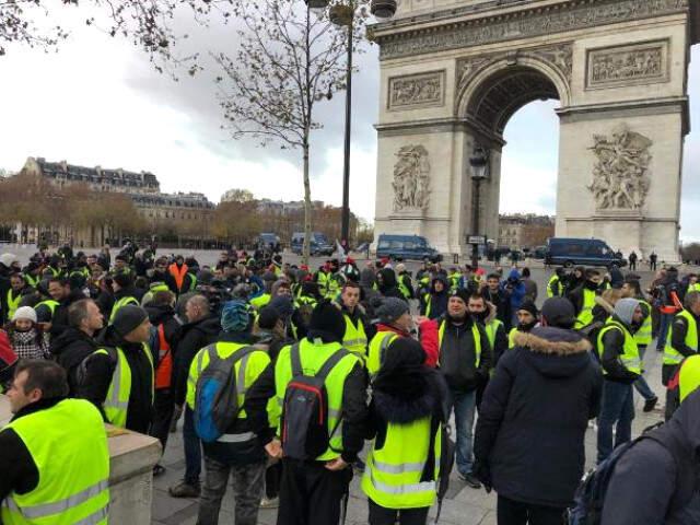 Paris'te Beklenen Çatışma Başladı! 317 Eylemci Gözaltına Alındı