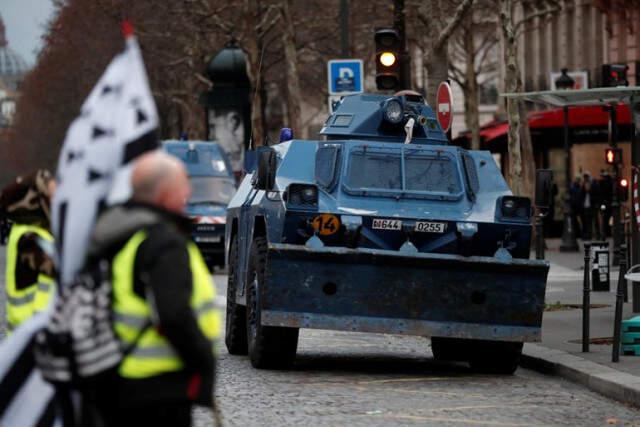 Paris'te Beklenen Çatışma Başladı! 317 Eylemci Gözaltına Alındı
