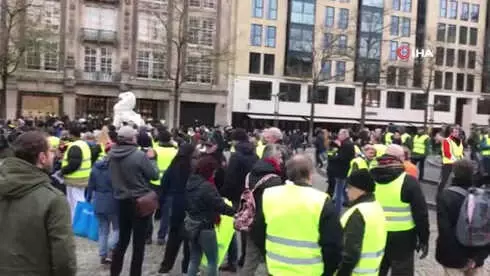 Sarı Yelekliler Eylemi Hollanda'ya da Sıçradı Sarı Yelekliler Eylemi Hollanda'ya da Sıçradı