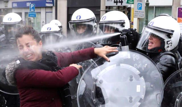 Sarı Yelekliler'in Brüksel'deki Protestosu Büyüyor! En Az 100 Eylemci Gözaltına Alındı