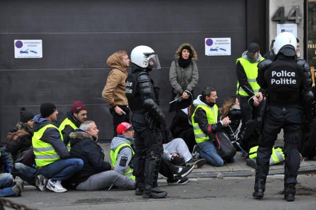 Sarı Yelekliler'in Brüksel'deki Protestosu Büyüyor! En Az 100 Eylemci Gözaltına Alındı