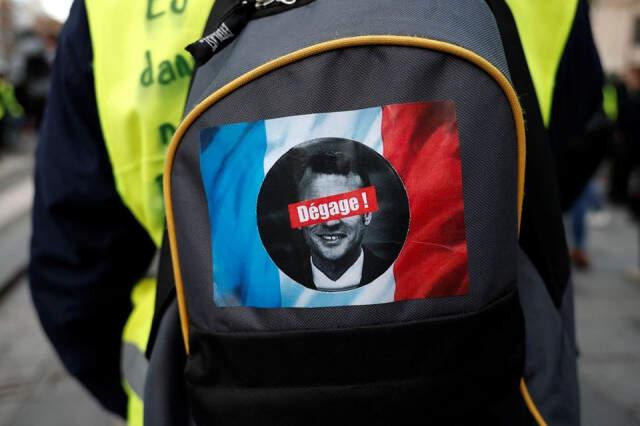 Sarı Yelekliler'in Fransa'daki Protestolarının Bilançosu Ağırlaşıyor! Bin Gözaltı, 55 Yaralı