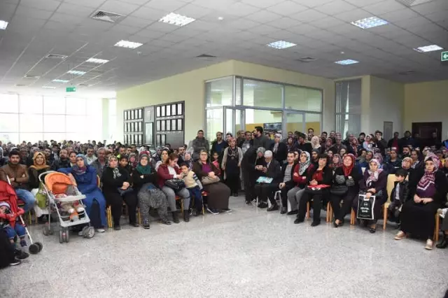 Tarsus Belediyesi'nde Toplu Konut İçin Kura Heyecanı Yaşandı Tarsus Belediyesi'nde Toplu Konut İçin Kura Heyecanı Yaşandı